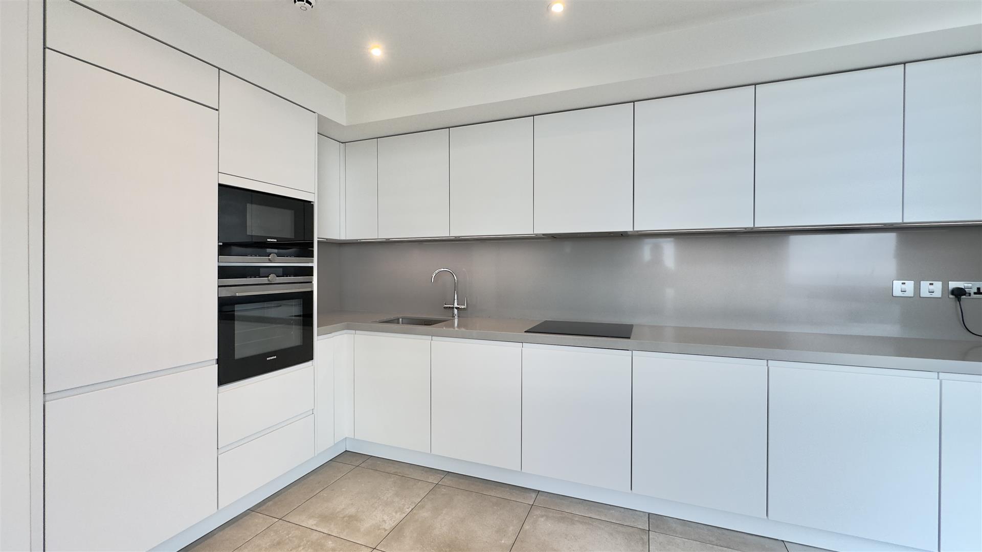 Image of Apartment - 3 Bedrooms - 2 Bathrooms for Sale in EuroCity-Gibraltar, Image 2